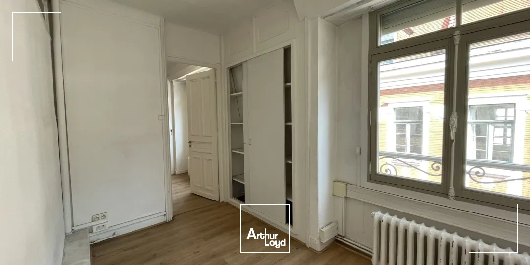 Location de bureaux à Lille Grand-Place - Immeuble haussmannien avec vue d'exception