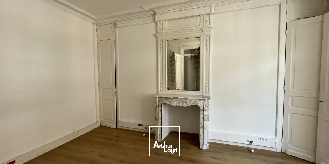 Location de bureaux à Lille Grand-Place - Immeuble haussmannien avec vue d'exception