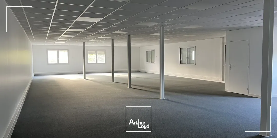 Entrepôt indépendant 5 505 m² à louer - Le Mesnil Amelot, accès rapide A1, A104, RER B, proche Paris CDG