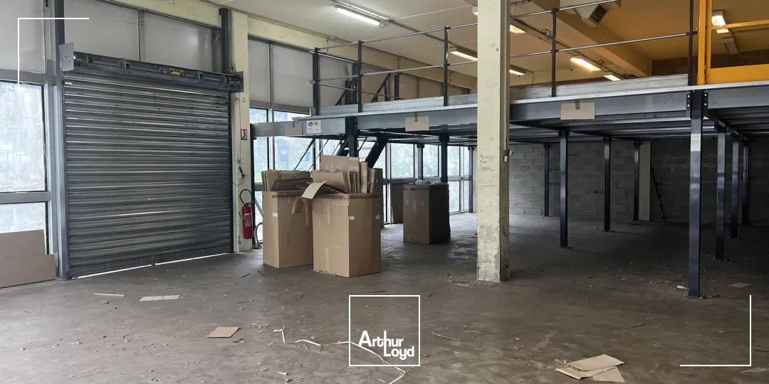 Locaux d'activités/stockage et bureaux à louer - 710 m² divisibles - Paris Nord 2 Roissy CDG - Proximité immédiate des zones de fret