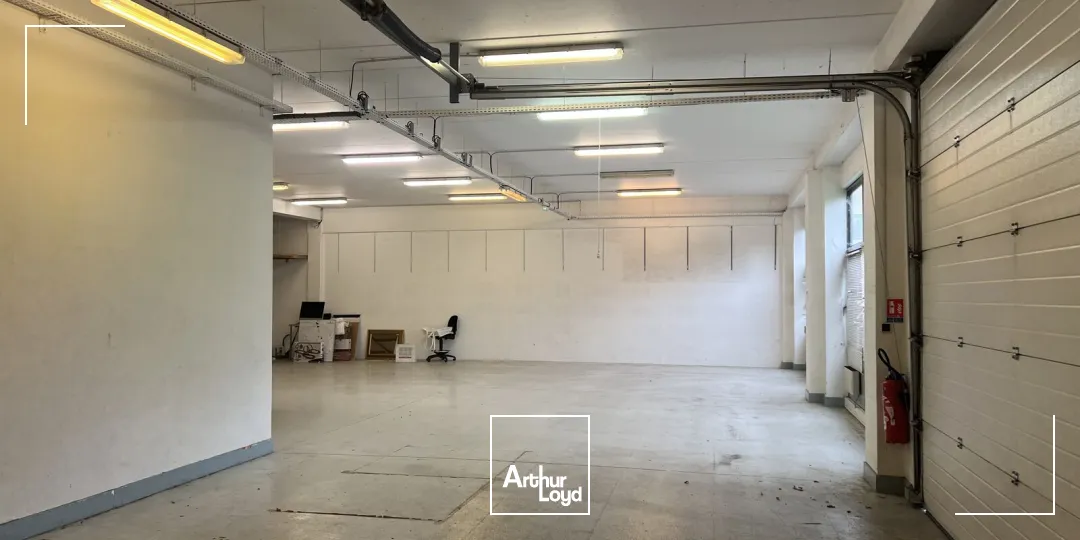 Locaux industriels à louer - 210 m² - Paris Nord 2 Roissy - RER/Aéroport/A1