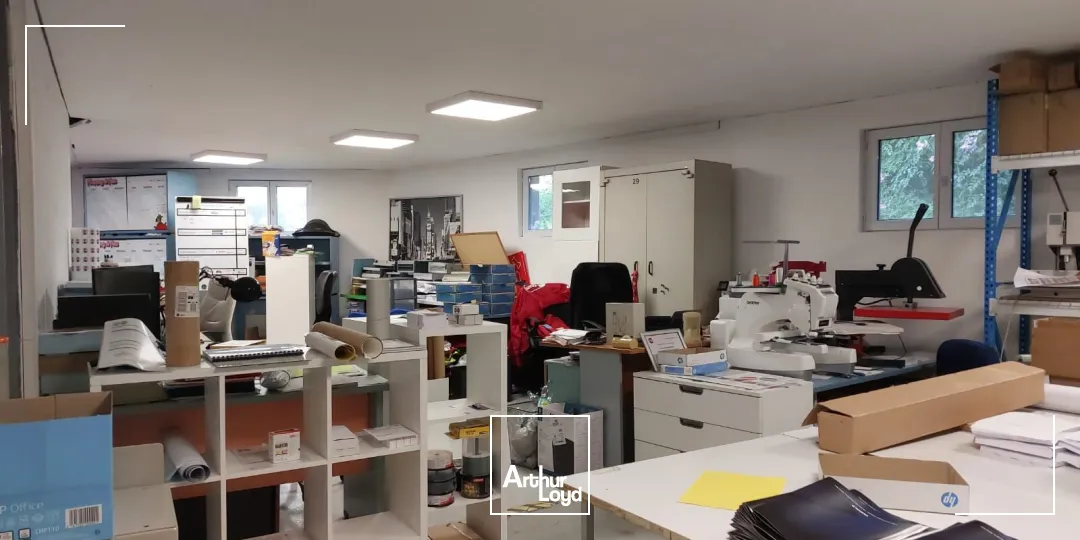 Local commercial/d'activités rénové à louer - Les Playes - La Seyne