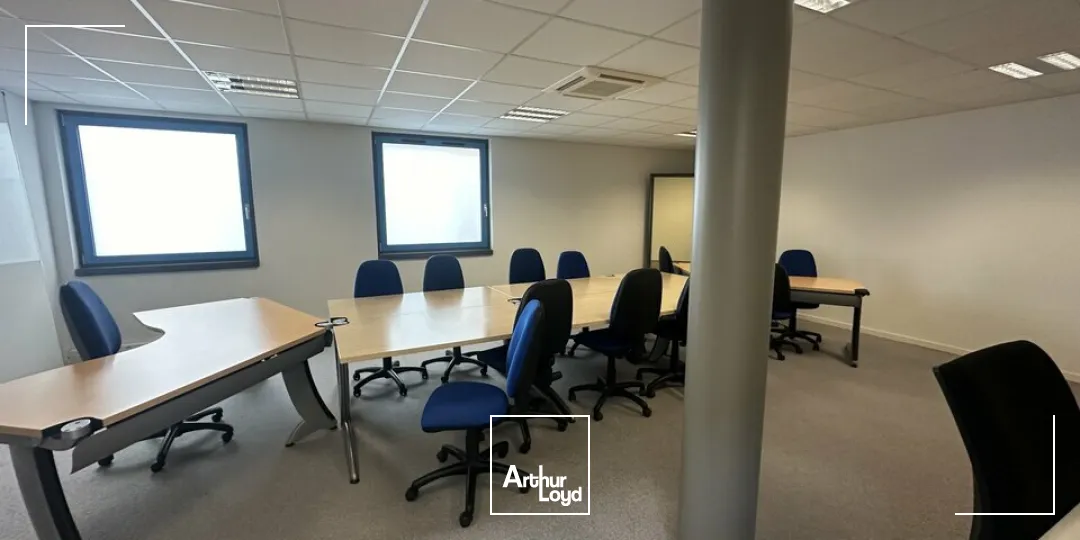 BUREAUX à LOUER de 663 m²