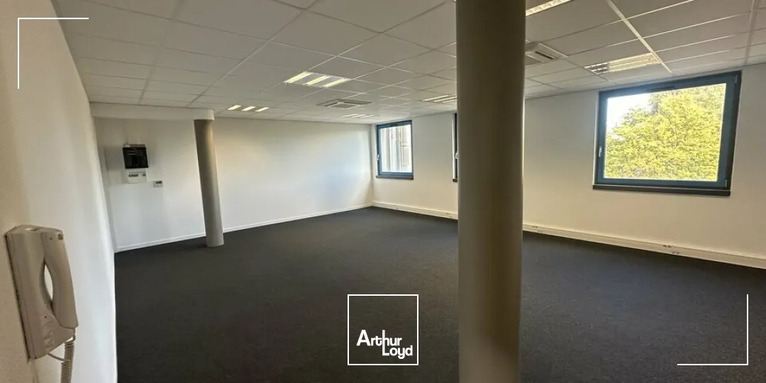 BUREAUX à LOUER de 663 m²