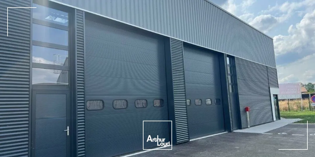 BATIMENT D'ACTIVITE INDENDANT SUR GRAND TERRAIN 