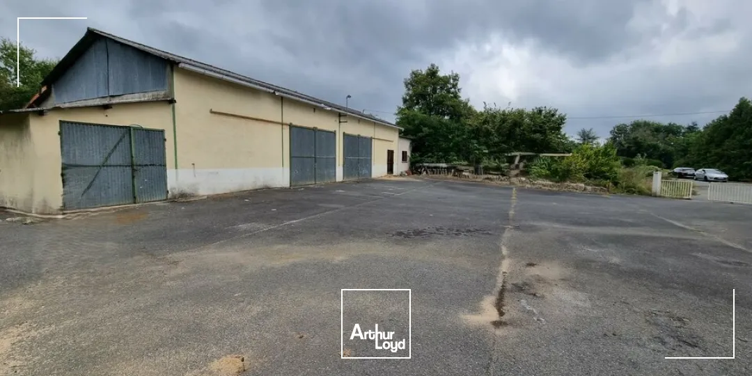 A VENDRE SECTEUR POITIERS-SUD LOCAL D'ACTIVITE DE 250M² SUR TERRAIN CONSTRUCTIBLE DE 8500M² 