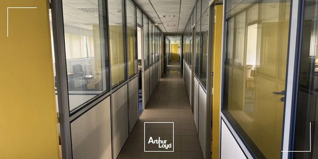 TOURS SUD EST TAUXIGNY - A VENDRE BÂTIMENT D'ACTIVITES 3 428 M² - TERRAIN 12 000 M²