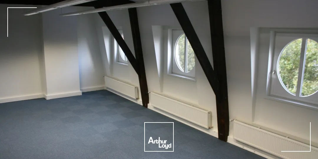 Bureaux de caractère à vendre au coeur de Roubaix - Adresse de prestige, visibilité exceptionnelle !