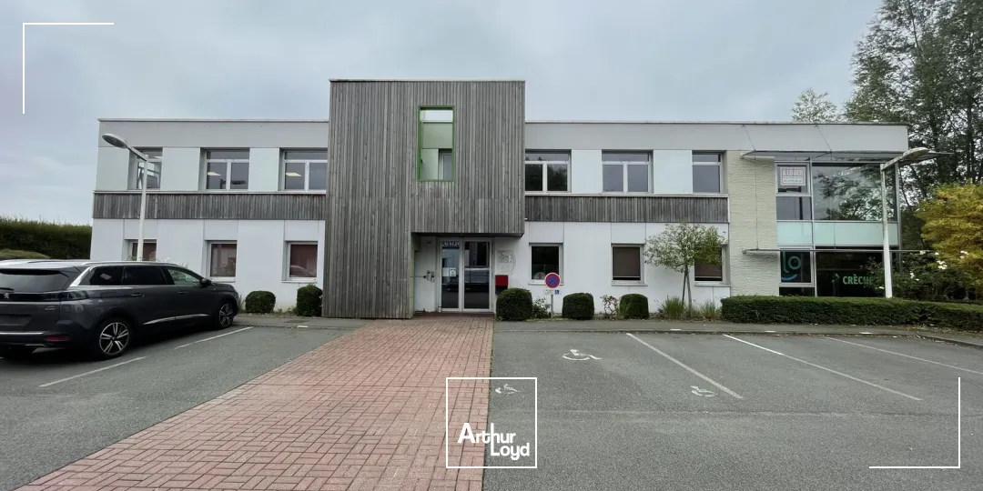 Bureaux lumineux et accessibles avec parkings à Marquette-lez-Lille - Parc du Haut-Touquet - Open space et espaces cloisonnés