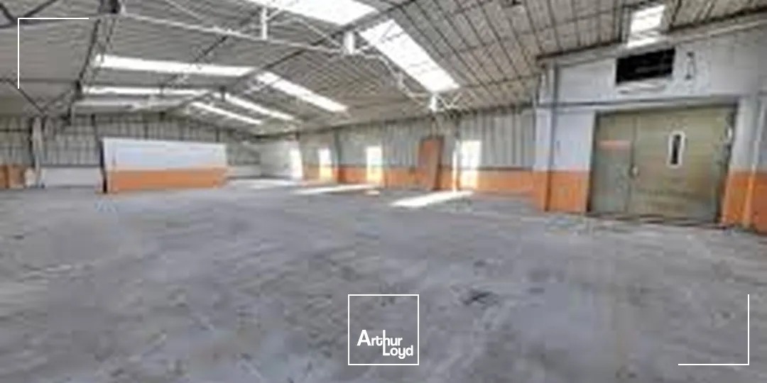 Local commercial dans bâtiment d'activité avec terrain à louer à Villeneneuve-les-Béziers