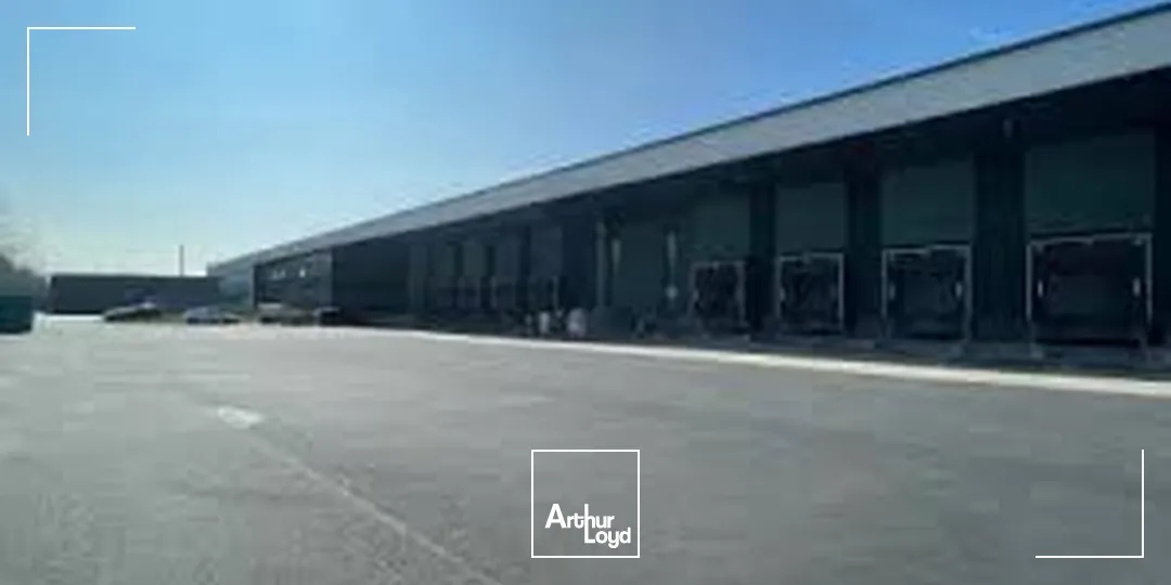 Local commercial dans bâtiment d'activité avec terrain à louer à Villeneneuve-les-Béziers