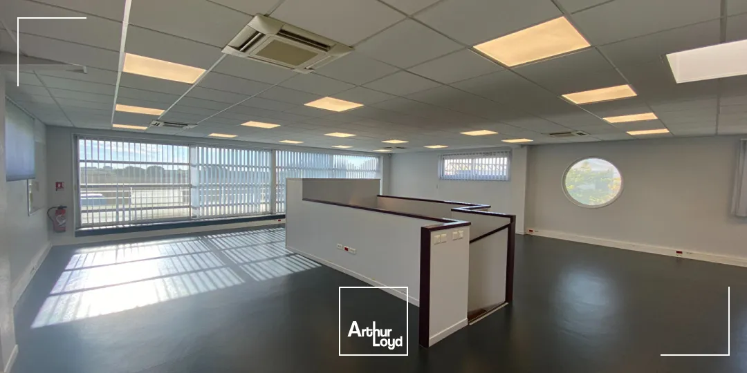 A LOUER, Bureaux Dompierre Sur Mer 315 m2 -