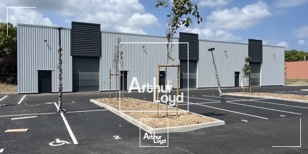 LOCAUX COMMERCIAUX NEUFS - À LOUER - SAINT JORY