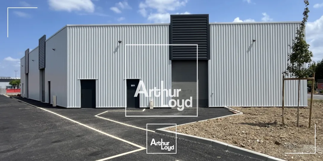 LOCAUX COMMERCIAUX NEUFS - À LOUER - SAINT JORY