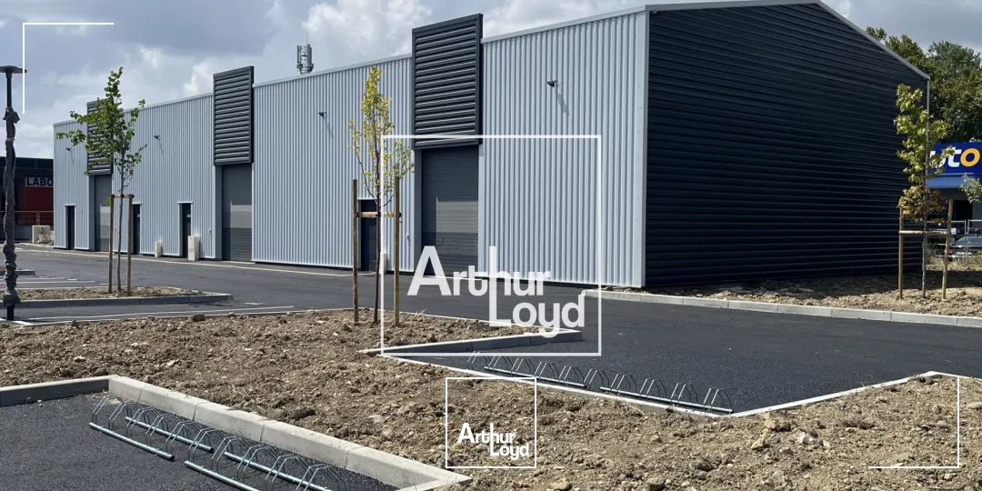 LOCAUX COMMERCIAUX NEUFS - À LOUER - SAINT JORY