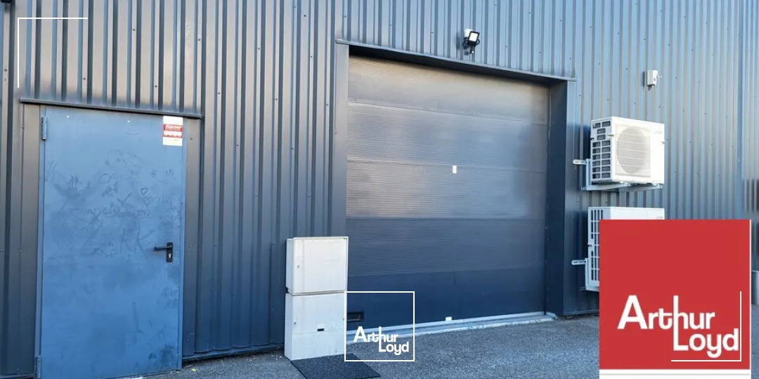 MONTÉLIMAR ZONE SUD - A LOUER LOCAL COMMERCIAL DE 295 m2 AVEC PARKING