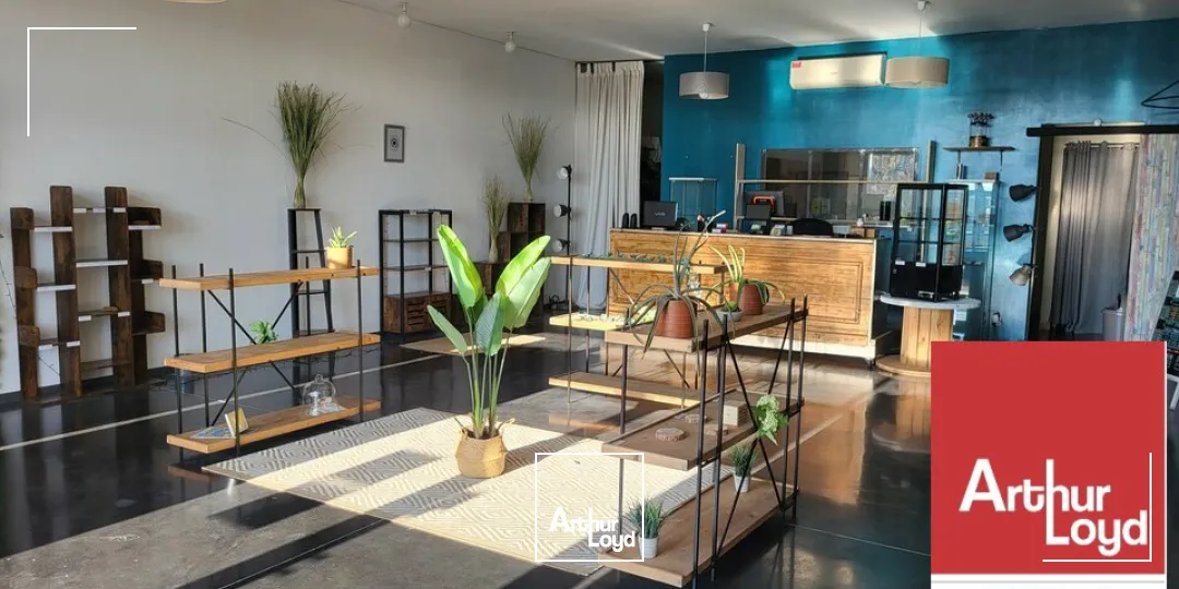 MONTÉLIMAR ZONE SUD - SUR AXE PASSANT - A LOUER LOCAL COMMERCIAL DE 95 m2