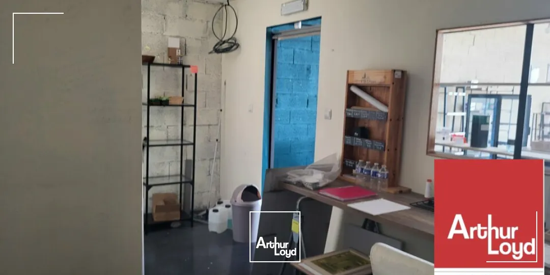 MONTÉLIMAR ZONE SUD - SUR AXE PASSANT - A LOUER LOCAL COMMERCIAL DE 95 m2