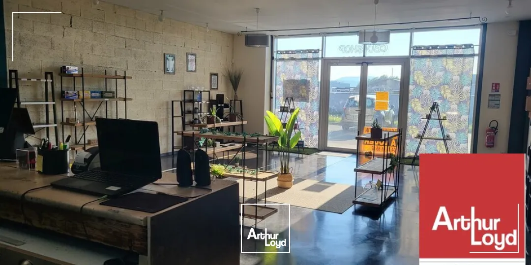 MONTÉLIMAR ZONE SUD - SUR AXE PASSANT - A LOUER LOCAL COMMERCIAL DE 95 m2