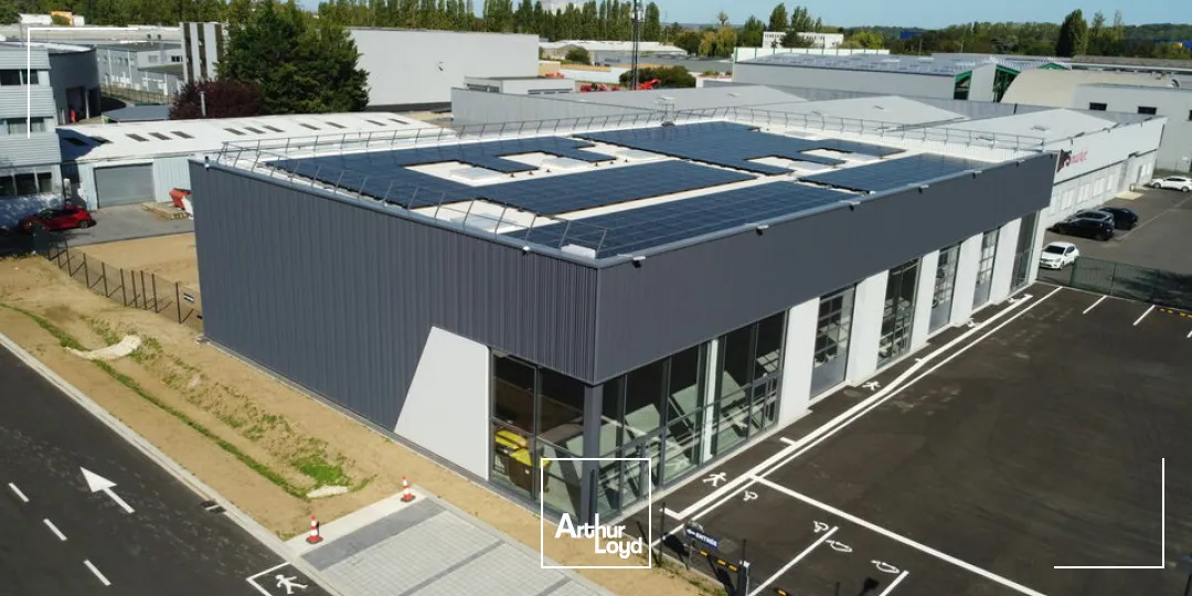 LOCAL COMMERCIAL à LOUER de 391 m²