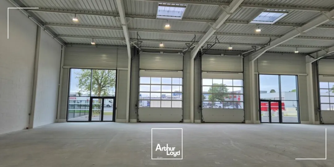 LOCAL COMMERCIAL à LOUER de 391 m²