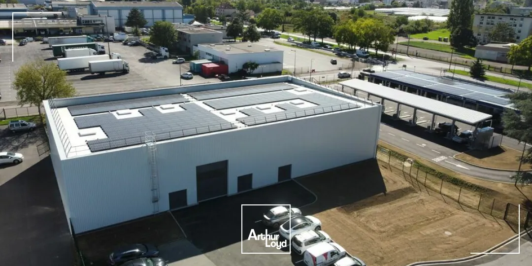 LOCAL D'ACTIVITE - ENTREPOT à LOUER de 522 m²