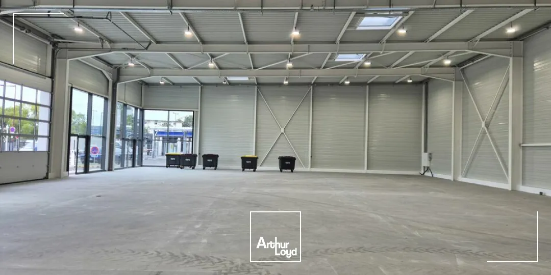 LOCAL D'ACTIVITE - ENTREPOT à LOUER de 522 m²