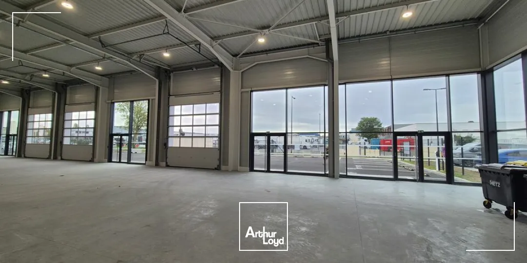 LOCAL D'ACTIVITE - ENTREPOT à LOUER de 522 m²