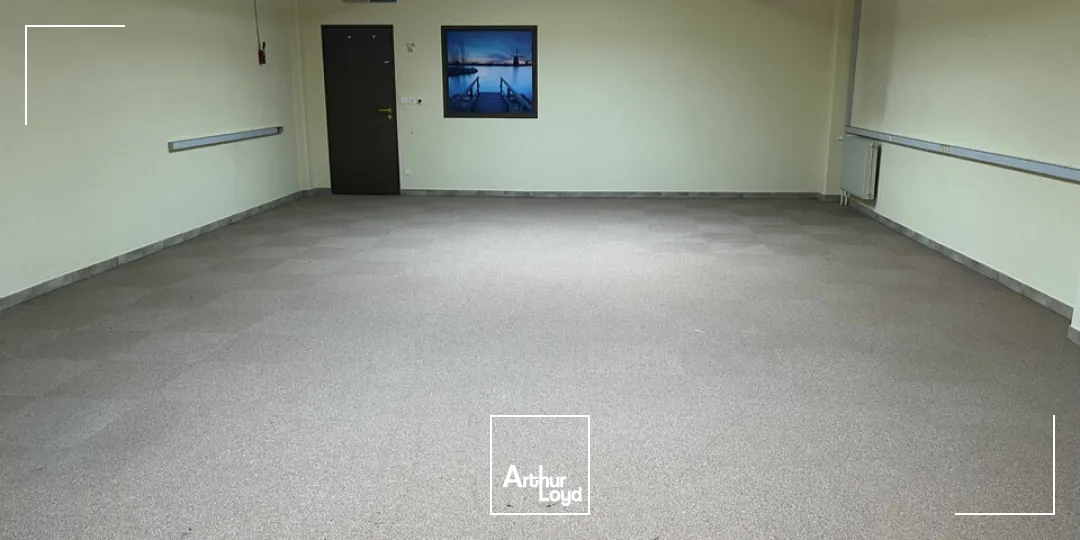 BUREAUX à VENDRE de 1028 m²