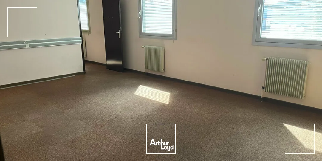 BUREAUX à VENDRE de 1028 m²