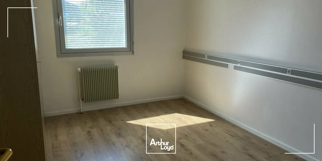 BUREAUX à VENDRE de 1028 m²