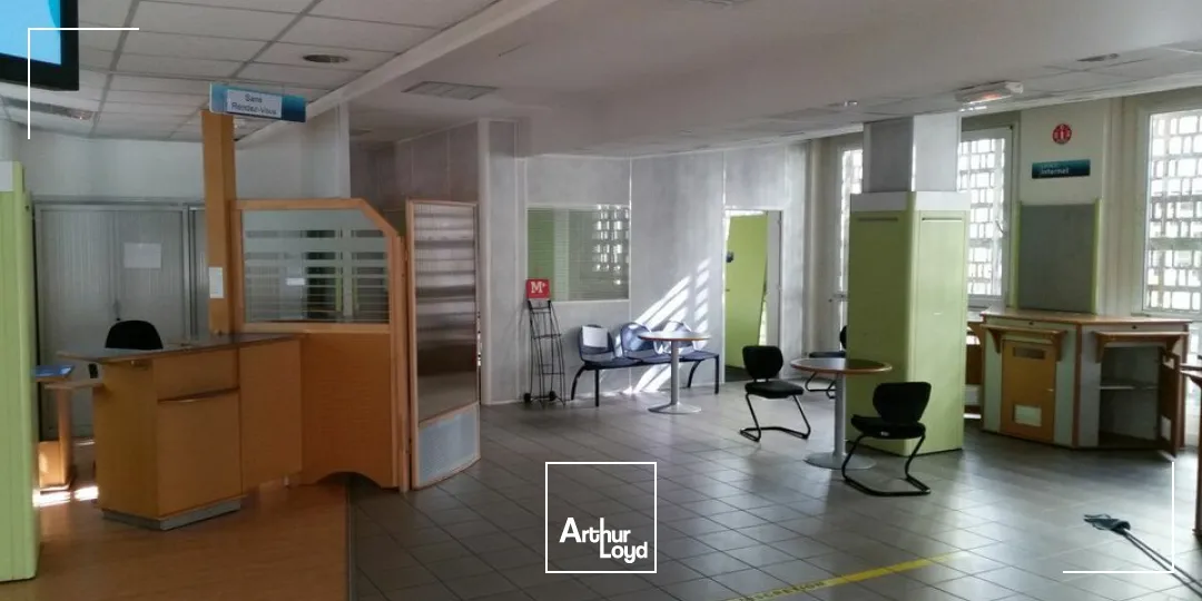 BUREAUX à LOUER de 896 m²