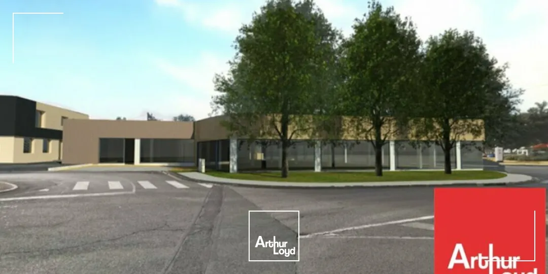 A LOUER - BUREAUX 250 M²  EMPLACEMENT N°1 FACE À UN ROND-POINT  PARKING PRIVATIF