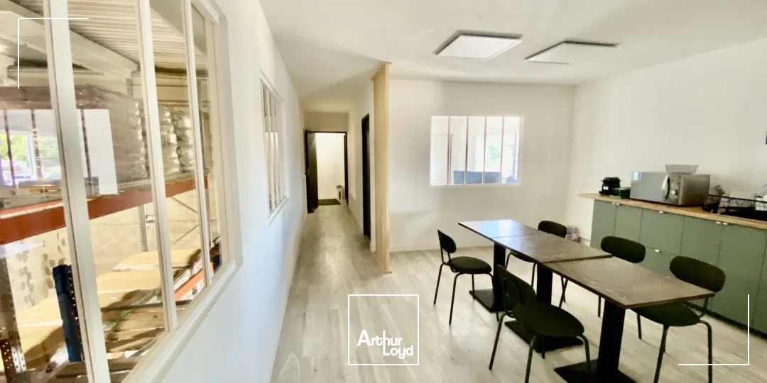 Local d'activité 314 m² à vendre Vendargues - entrepôt 8m HSP + bureaux - proche A9