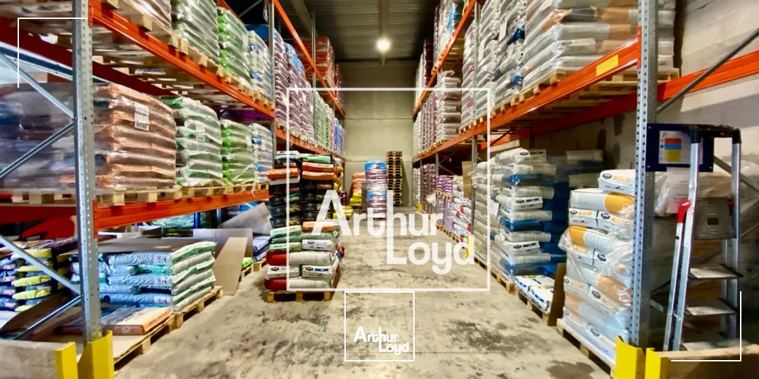 Local d'activité 314 m² à vendre Vendargues - entrepôt 8m HSP + bureaux - proche A9