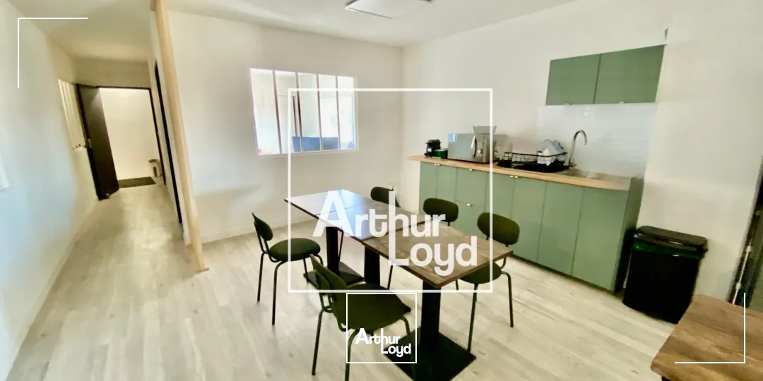 Local d'activité 314 m² à vendre Vendargues - entrepôt 8m HSP + bureaux - proche A9