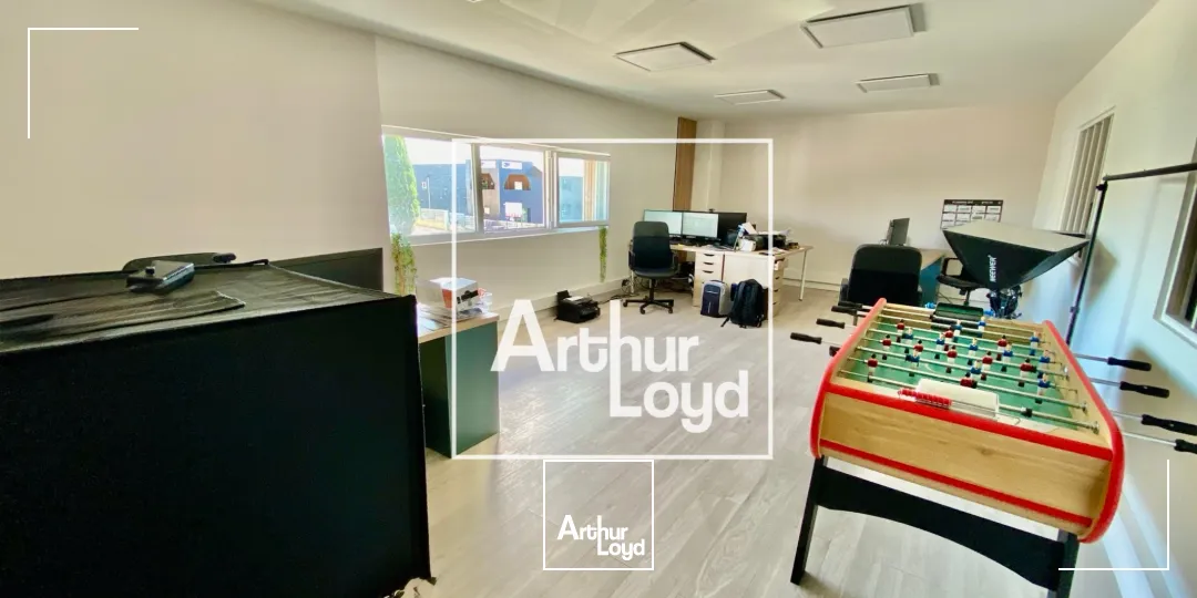 Local d'activité 314 m² à vendre Vendargues - entrepôt 8m HSP + bureaux - proche A9