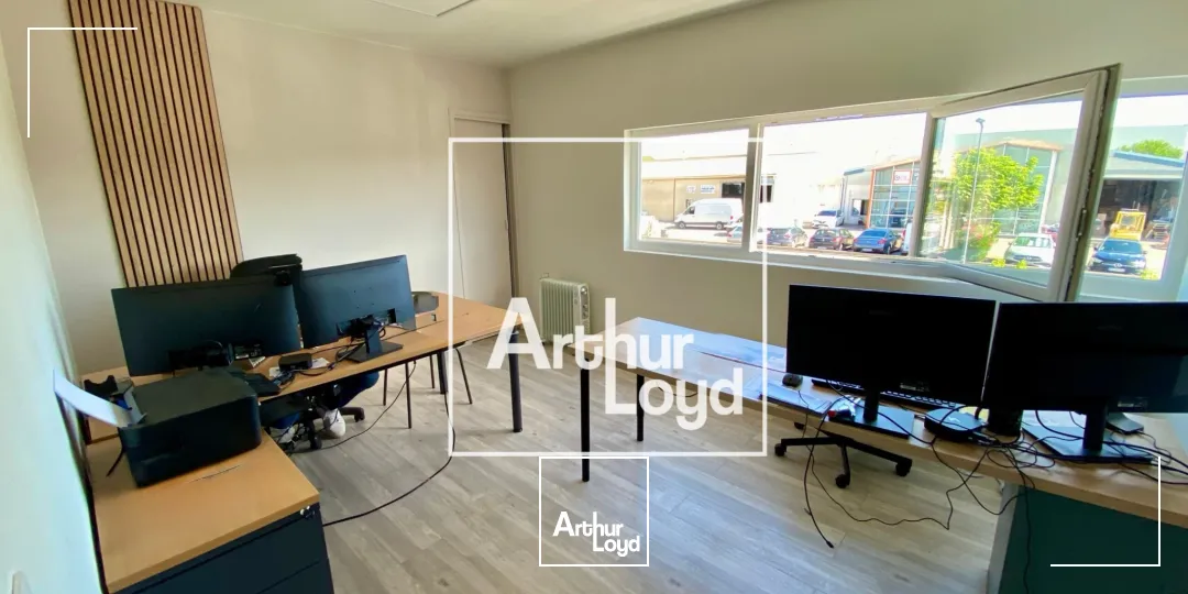 Local d'activité 314 m² à vendre Vendargues - entrepôt 8m HSP + bureaux - proche A9