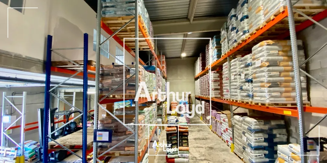 Local d'activité 314 m² à vendre Vendargues - entrepôt 8m HSP + bureaux - proche A9