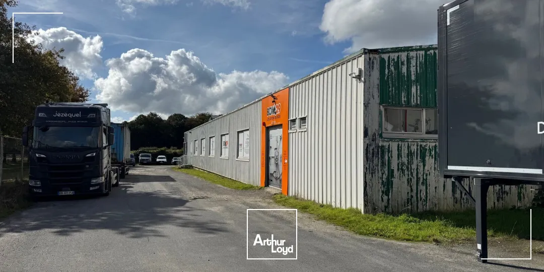 A LOUER ACTIVITES ET BUREAUX 1750 M² ZA VERN LANDIVISIAU