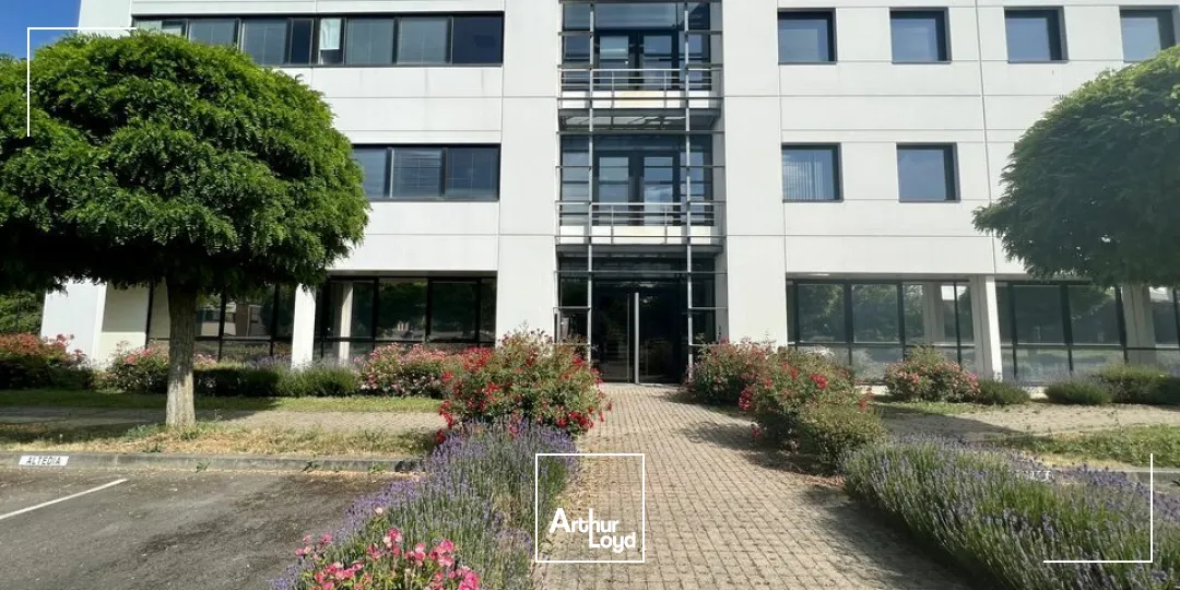 BUREAUX à LOUER de 399.65 m²