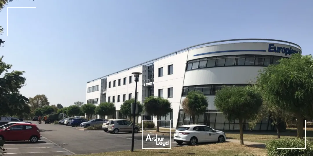 BUREAUX à LOUER de 399.65 m²
