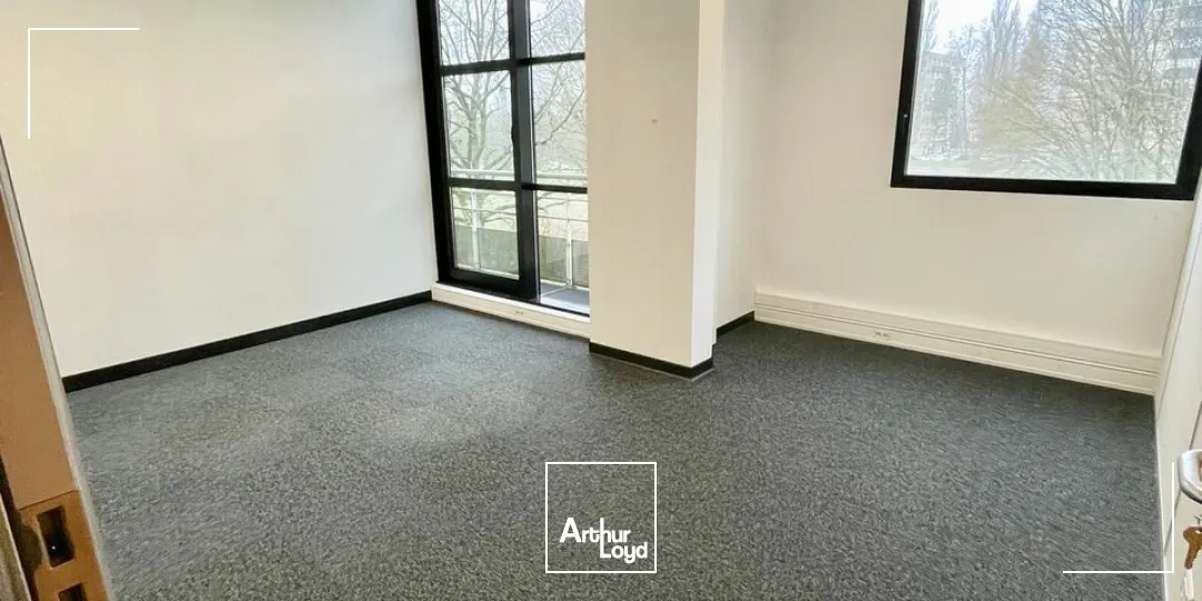 BUREAUX à LOUER de 399.65 m²