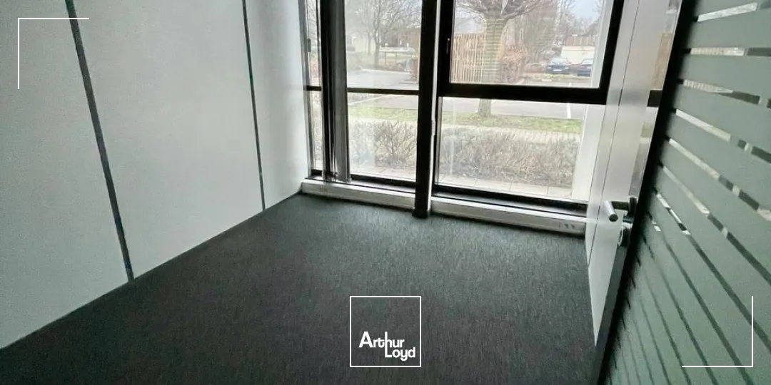 BUREAUX à LOUER de 399.65 m²