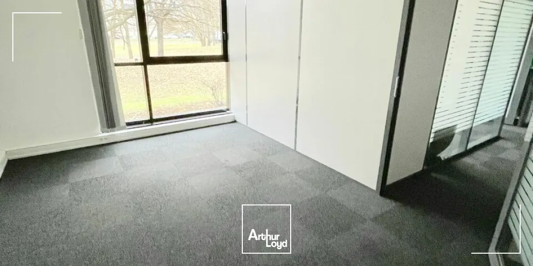 BUREAUX à LOUER de 399.65 m²