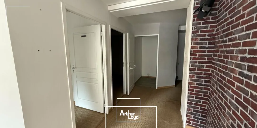 Bureau / Local professionnel 54 m²  Centre-ville de Brive-la-Gaillarde