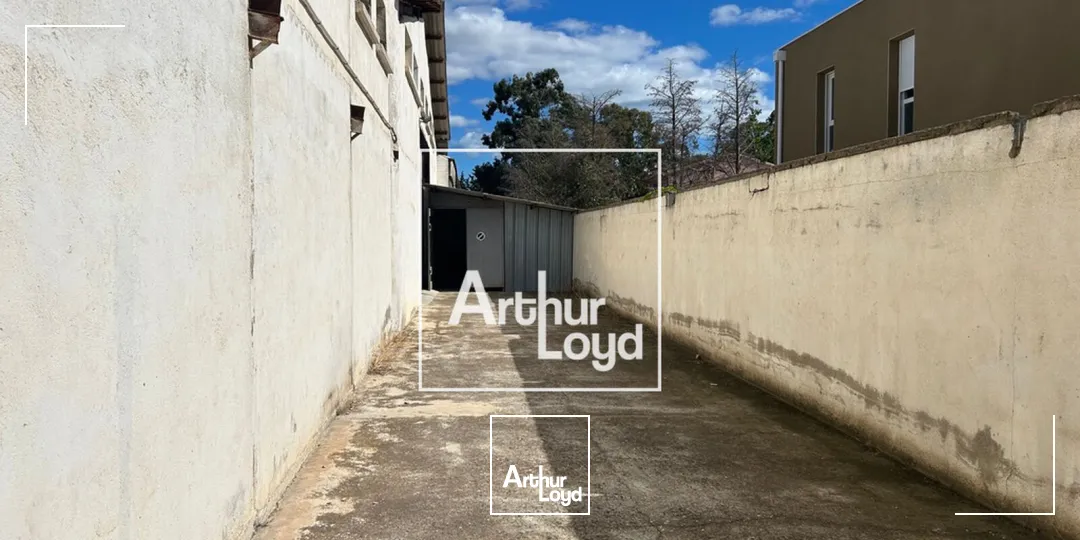 ENTREPOT ET LOGEMENT A LA VENTE AVEC FONCIER 