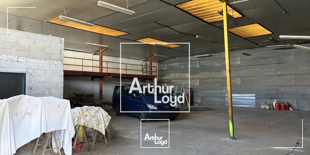 ENTREPOT ET LOGEMENT A LA VENTE AVEC FONCIER 