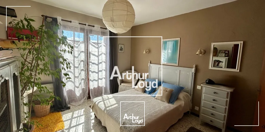 ENTREPOT ET LOGEMENT A LA VENTE AVEC FONCIER 