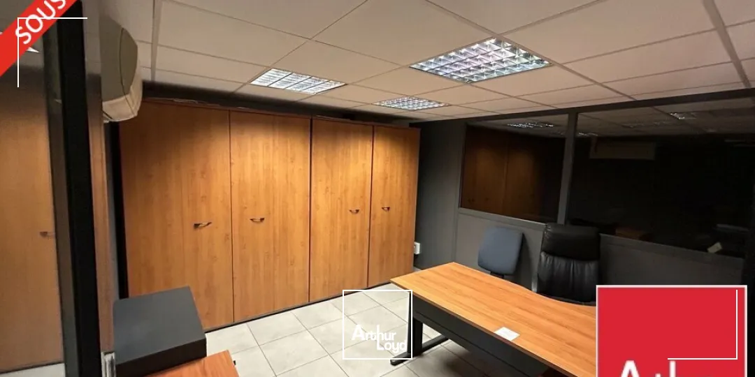 LOCAL COMMERCIAL à VENDRE de 2076.6 m²